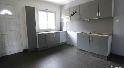 House 4 rooms of 82 m² in Vendeuil-Caply (60120)