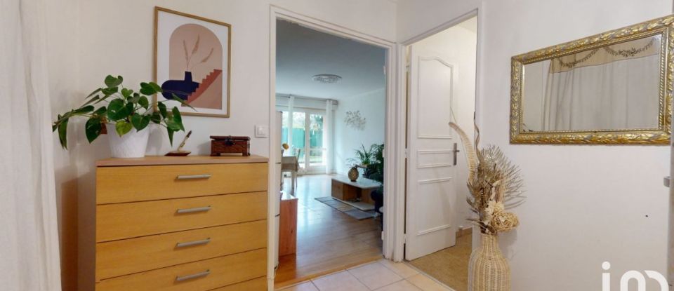 Apartment 4 rooms of 84 m² in Élancourt (78990)