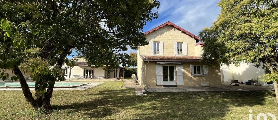 House 7 rooms of 199 m² in Latresne (33360)