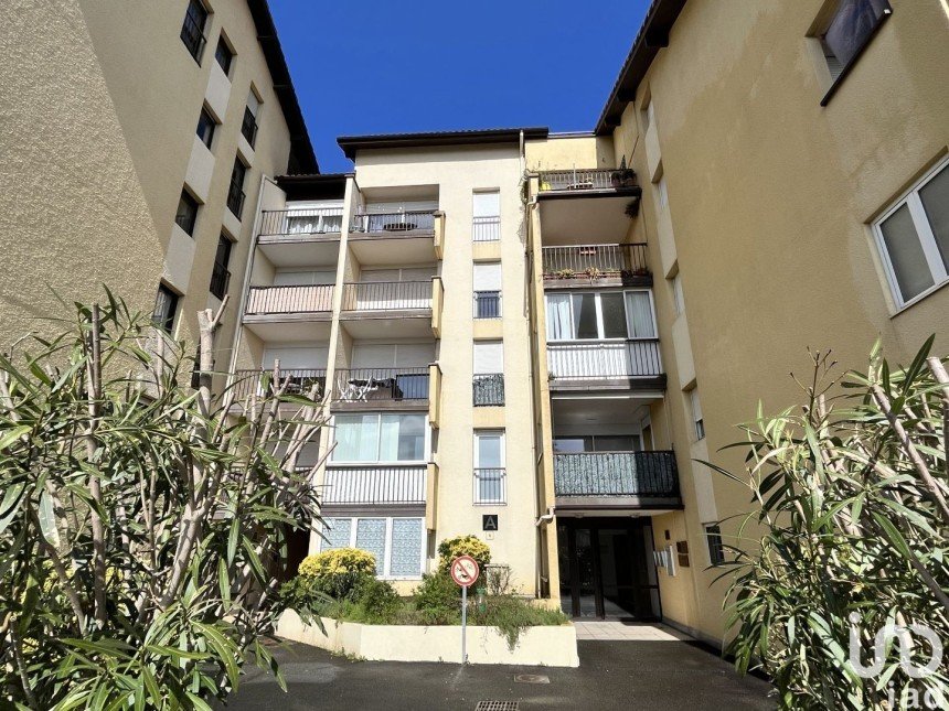 Apartment 1 room of 36 m² in Saint-Paul-lès-Dax (40990)
