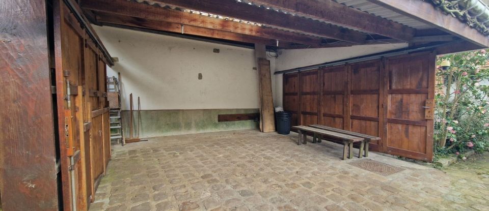 House 9 rooms of 198 m² in Forges-les-Eaux (76440)