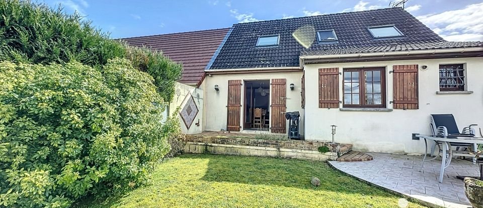 House 6 rooms of 100 m² in Brie-Comte-Robert (77170)
