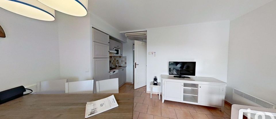 Apartment 3 rooms of 38 m² in LES ISSAMBRES (83380)