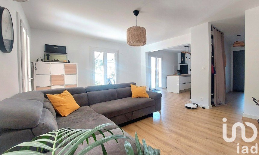 House 4 rooms of 100 m² in La Crau (83260)