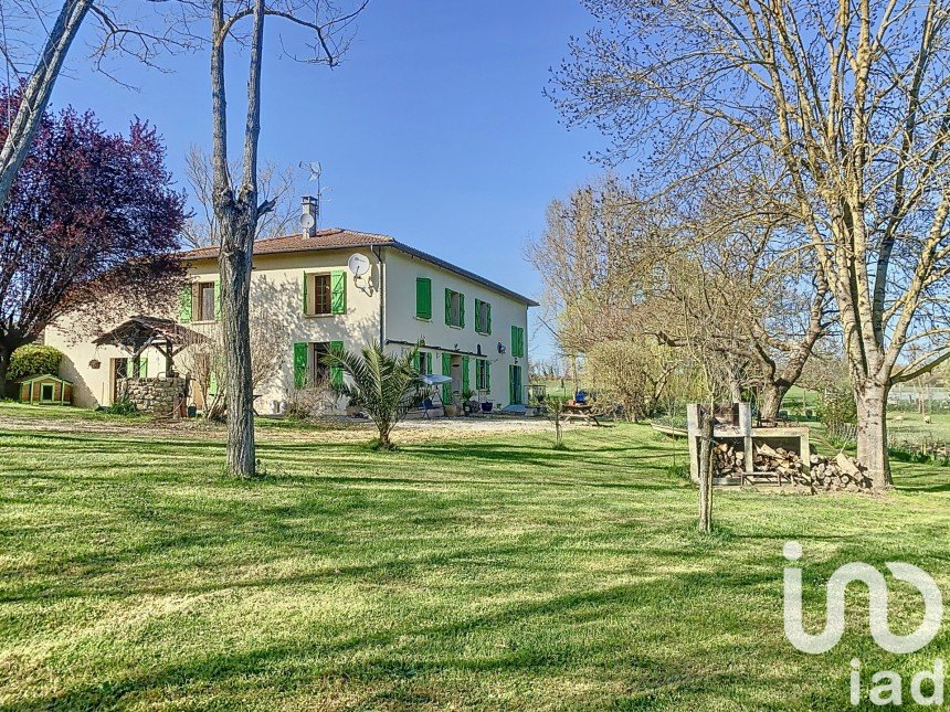 Country house 5 rooms of 226 m² in Saramon (32450)