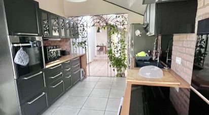 House 6 rooms of 161 m² in Saint-André-le-Puy (42210)