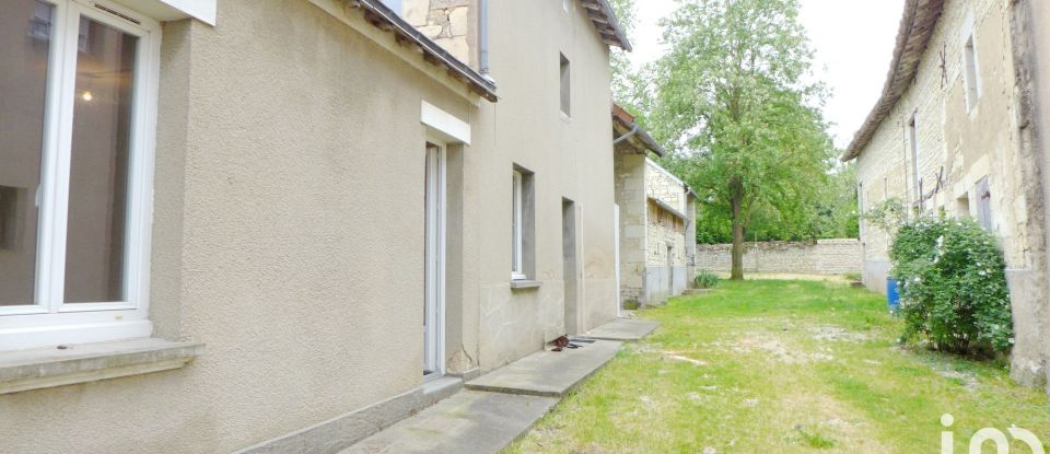 House 5 rooms of 100 m² in Ouzilly (86380)