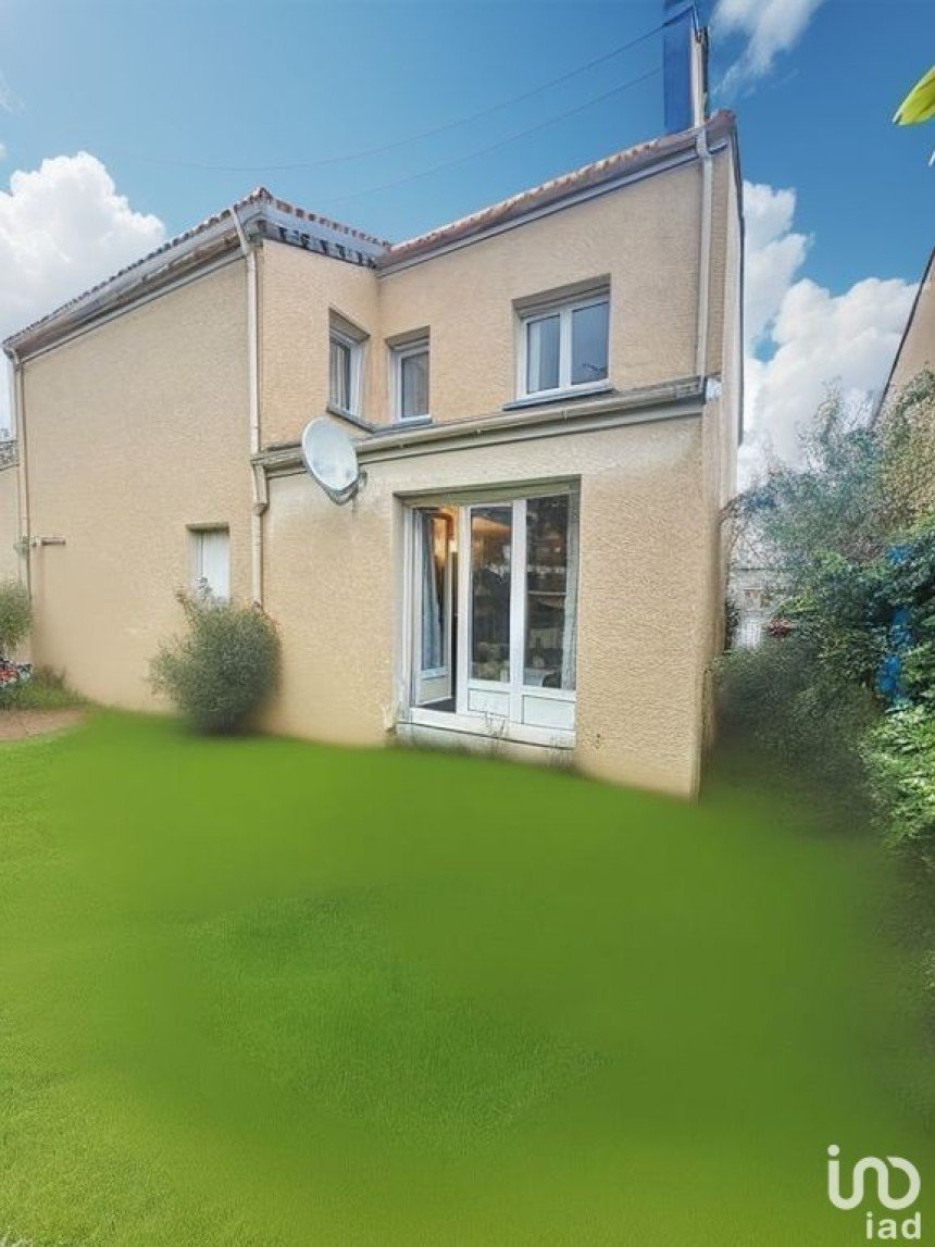House 4 rooms of 84 m² in Évry (91000)
