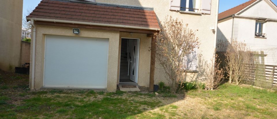 House 8 rooms of 166 m² in Thiais (94320)