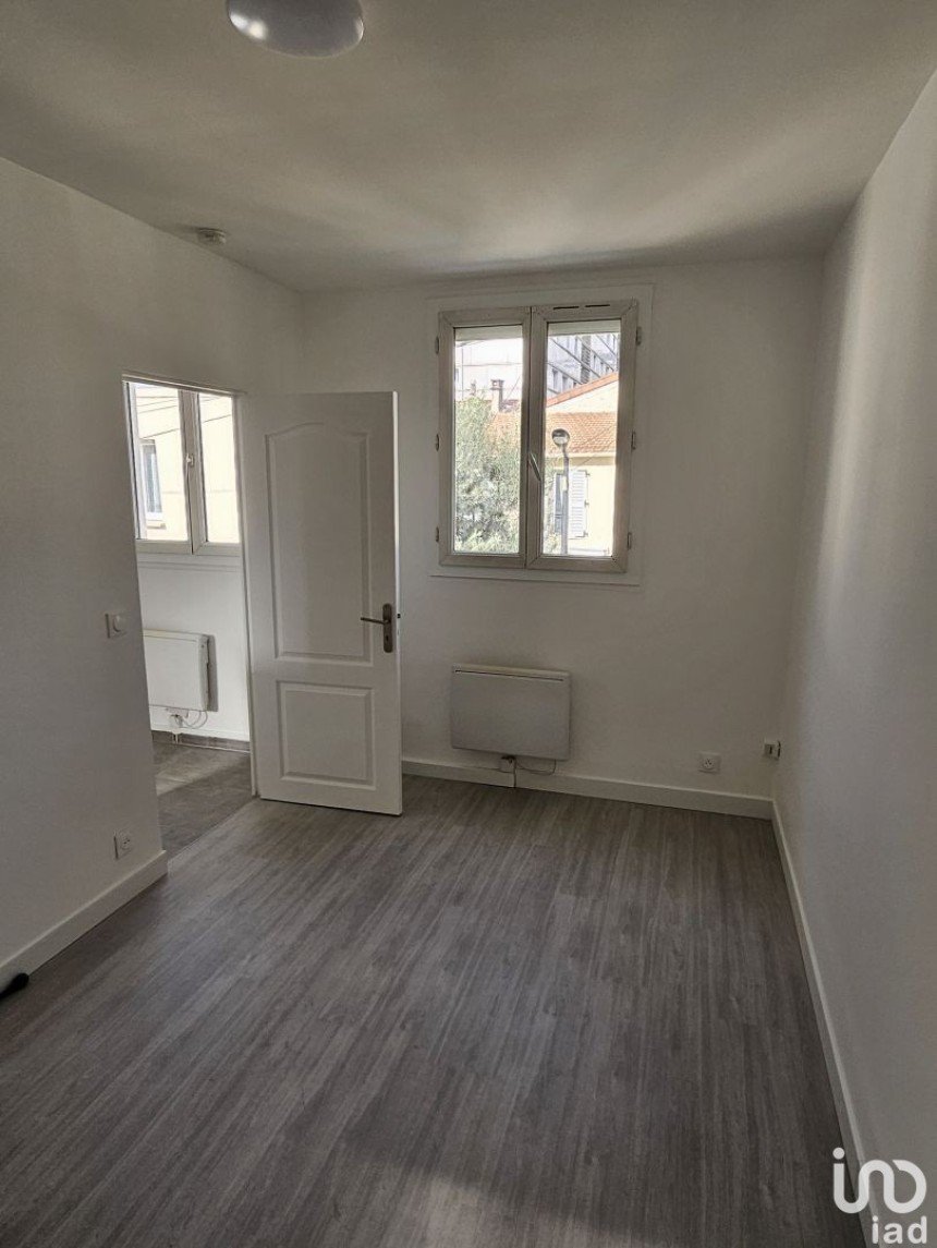 Building in Aubervilliers (93300) of 44 m²