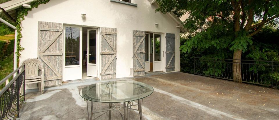 House 5 rooms of 100 m² in Morainvilliers (78630)