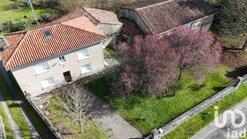 Country house 3 rooms of 110 m² in Benest (16350)