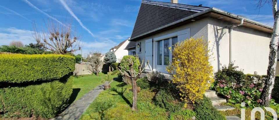 Traditional house 4 rooms of 81 m² in Taverny (95150)