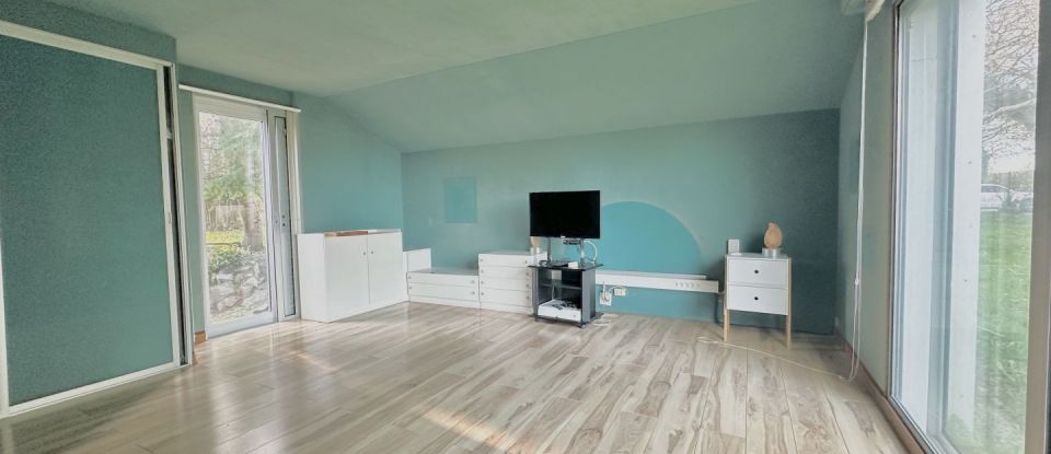 Maison 8 pièces de 207 m² à Saint-Pierre-de-Coutances (50200)