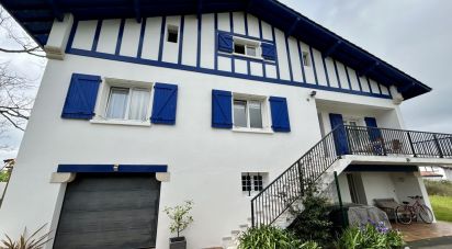 House 7 rooms of 165 m² in Urcuit (64990)