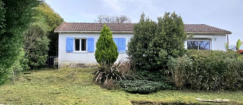 House 6 rooms of 121 m² in Périssac (33240)