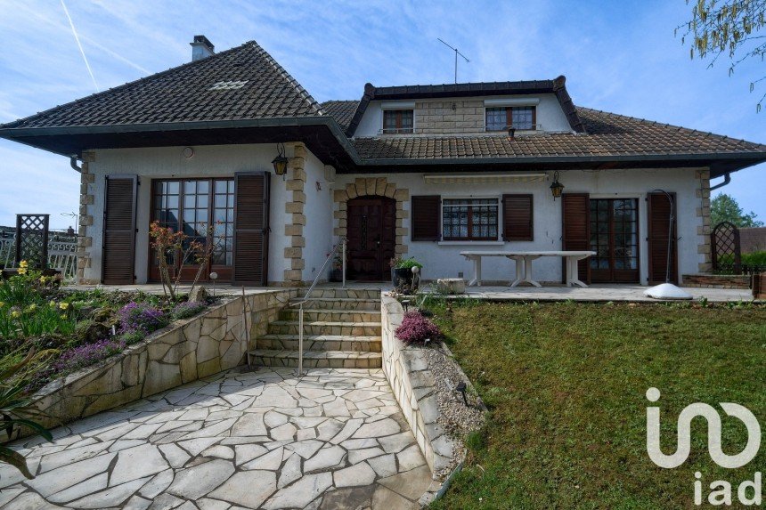Traditional house 9 rooms of 193 m² in Changis-sur-Marne (77660)