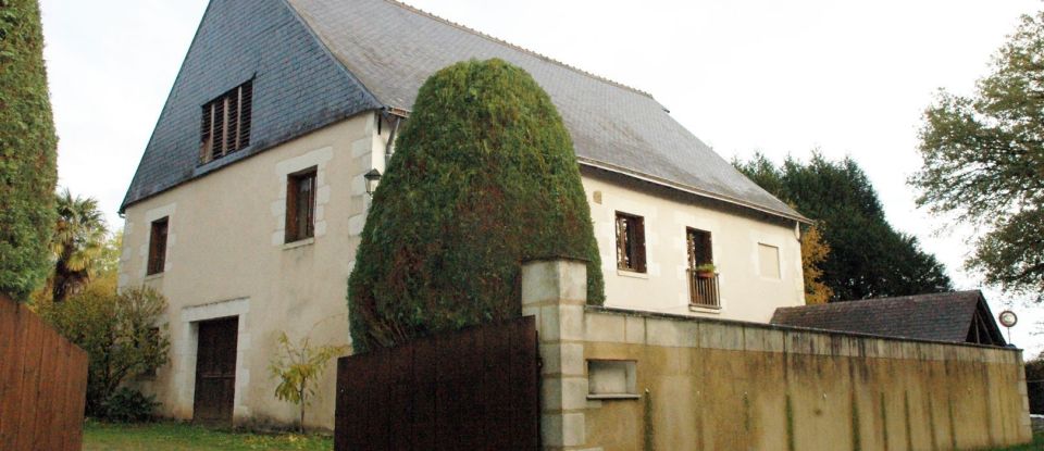 Maison 6 pièces de 260 m² à La Chapelle-Huon (72310)