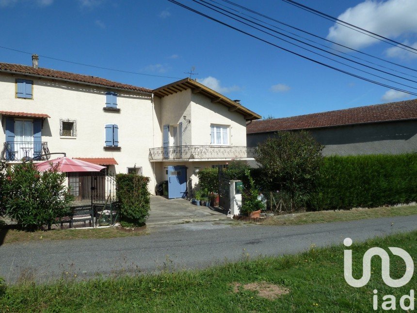 Maison de village 9 pièces de 181 m² à Monlong (65670)