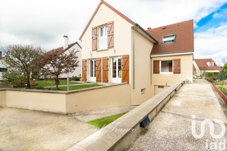 Traditional house 6 rooms of 132 m² in Maule (78580)