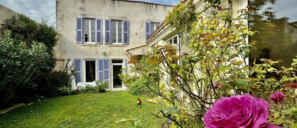 Maison 7 pièces de 239 m² à La Rochelle (17000)