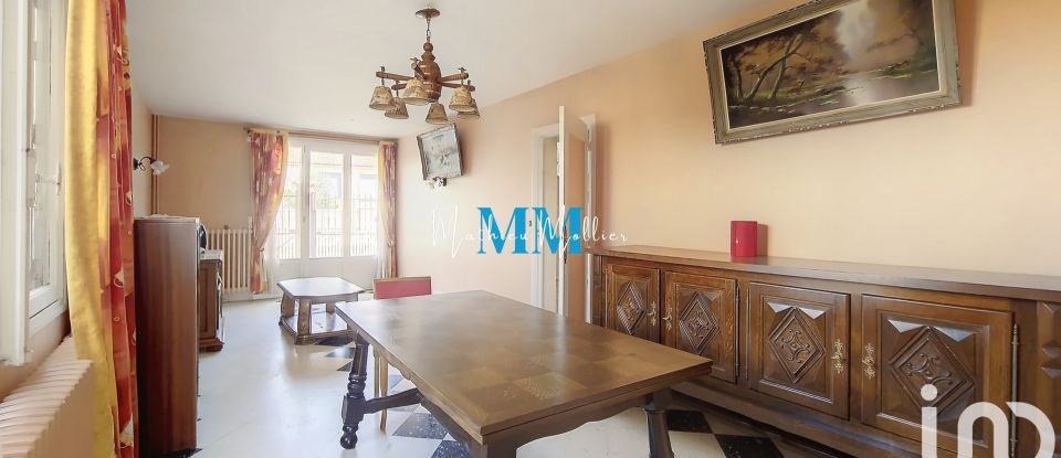 Traditional house 7 rooms of 140 m² in Chartres (28000)
