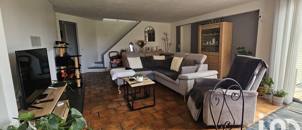 Maison 11 pièces de 280 m² à Viviers-lès-Montagnes (81290)