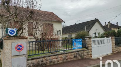 House 4 rooms of 90 m² in Chilly-Mazarin (91380)