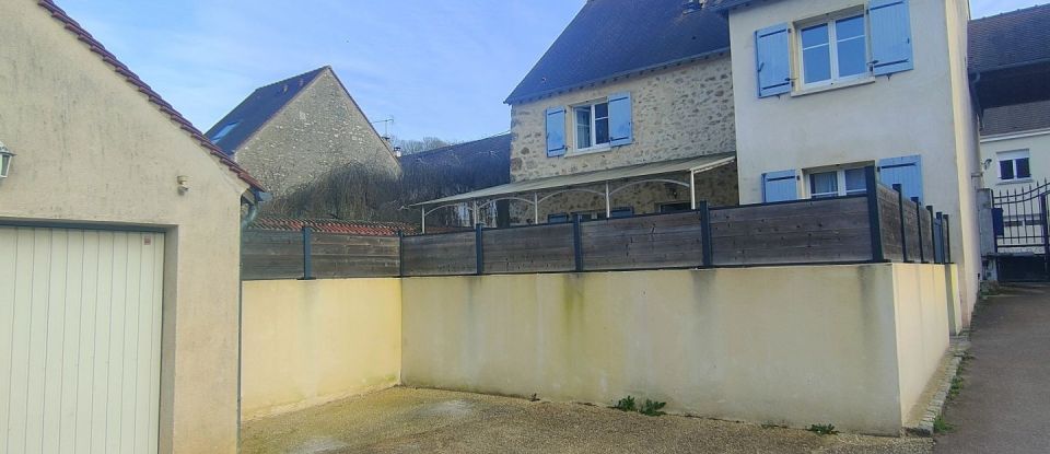 House 8 rooms of 151 m² in Jouars-Pontchartrain (78760)