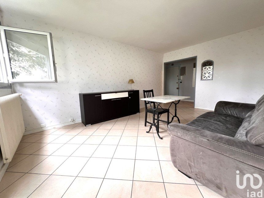 Apartment 3 rooms of 73 m² in Plaisir (78370)