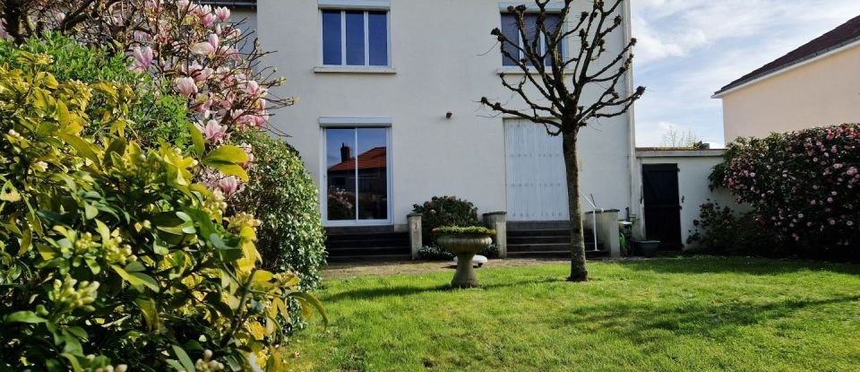House 5 rooms of 98 m² in Cholet (49300)