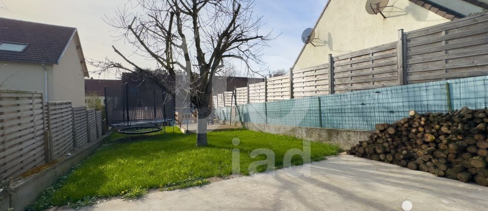 House 5 rooms of 90 m² in Gargenville (78440)