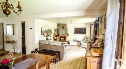 Traditional house 7 rooms of 139 m² in Créteil (94000)
