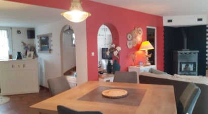 House 5 rooms of 160 m² in Ploulec'h (22300)