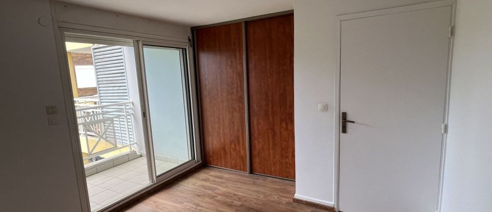 Apartment 3 rooms of 80 m² in L'Étang-Salé (97427)