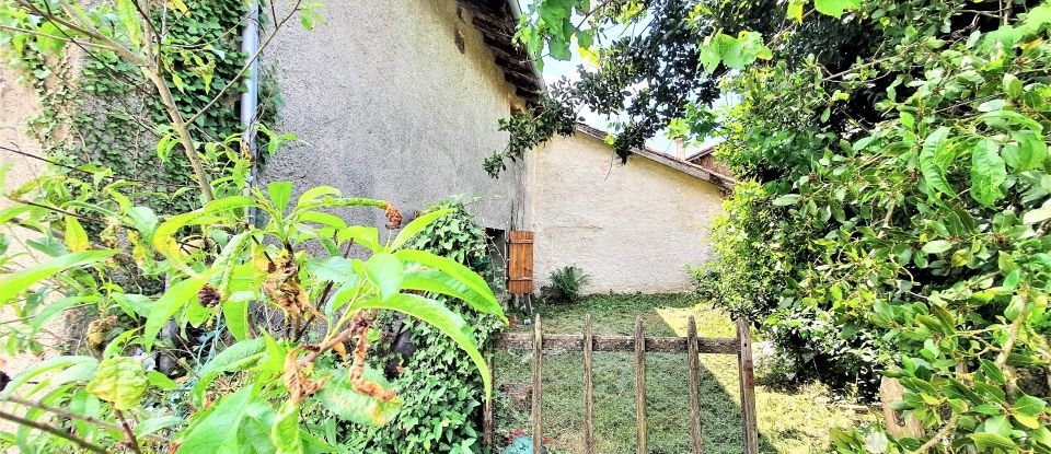 Village house 3 rooms of 86 m² in Montembœuf (16310)
