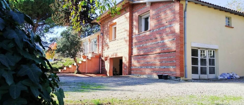 House 6 rooms of 219 m² in Aussonne (31840)