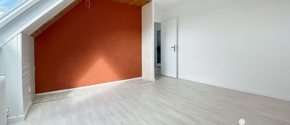 Maison 5 pièces de 130 m² à Fleurines (60700)