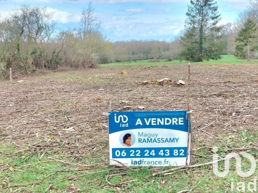 Terrain de 2 751 m² à Jouy-sur-Morin (77320)