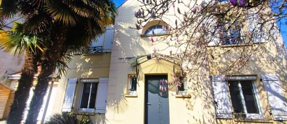 House 8 rooms of 164 m² in Écouen (95440)