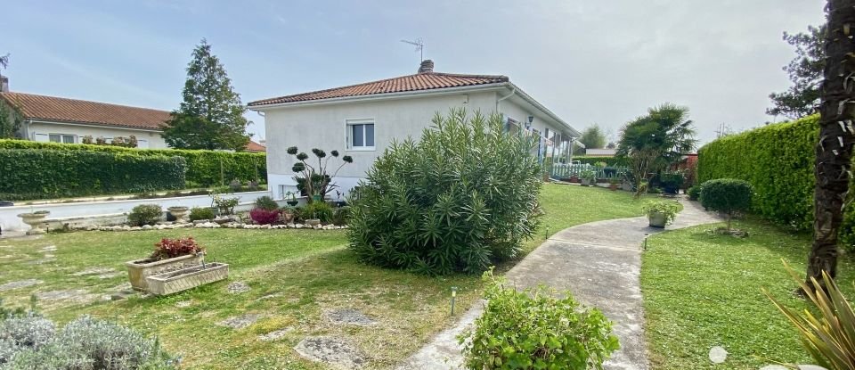 Traditional house 5 rooms of 137 m² in Saint-Sulpice-de-Royan (17200)