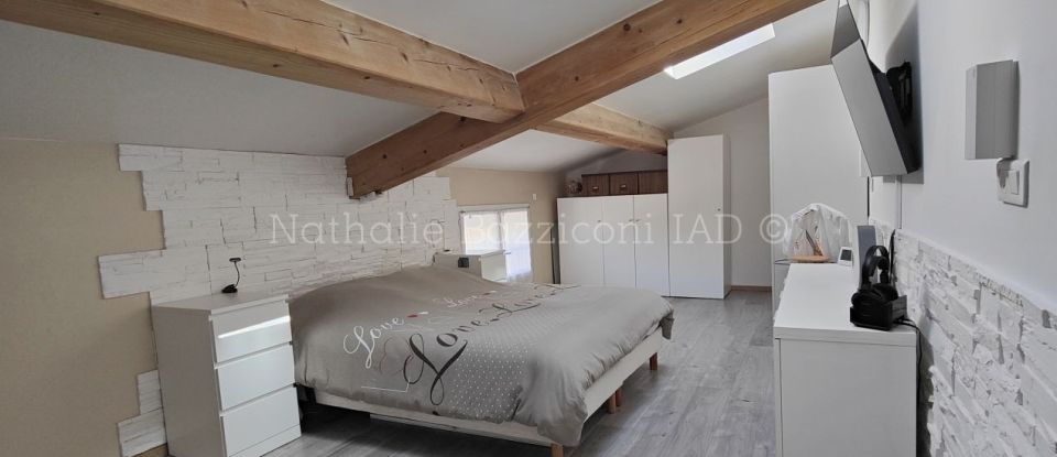 House 5 rooms of 107 m² in Le Pradet (83220)