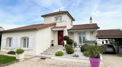 House 5 rooms of 115 m² in Chasseneuil-du-Poitou (86360)