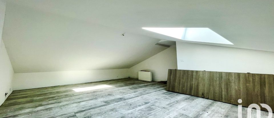 Maison 8 pièces de 244 m² à Buzancy (08240)