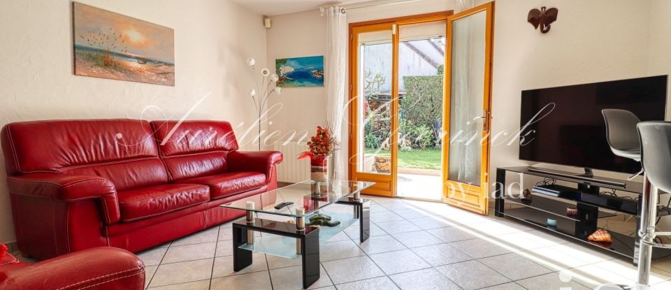 House 7 rooms of 118 m² in Fontenay-en-Parisis (95190)