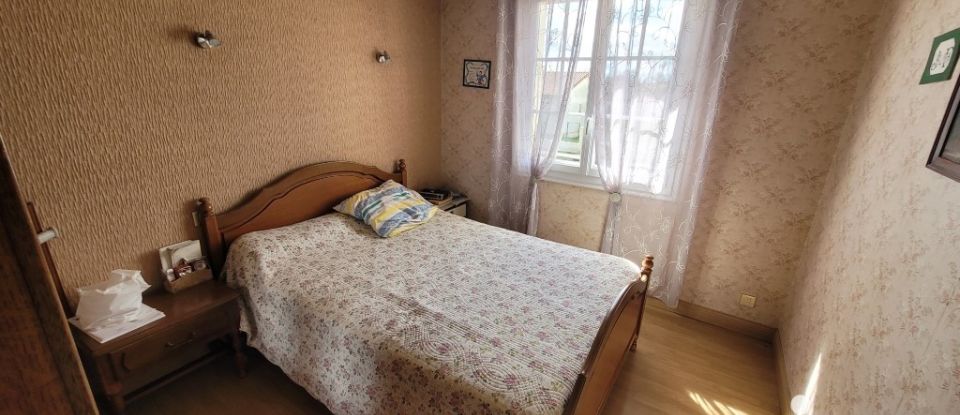 Traditional house 5 rooms of 100 m² in Parthenay (79200)