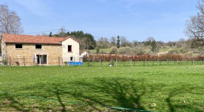 Country house 4 rooms of 175 m² in Milhac-de-Nontron (24470)