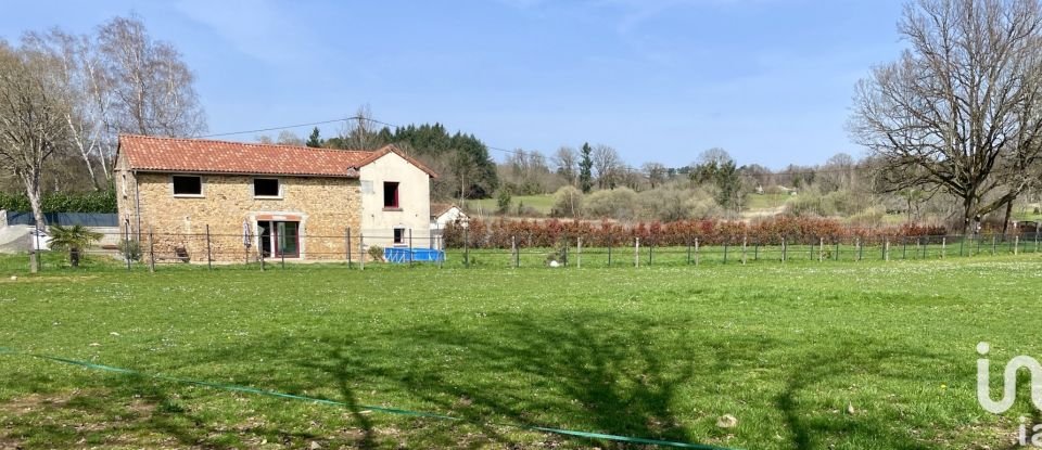 Country house 4 rooms of 175 m² in Milhac-de-Nontron (24470)