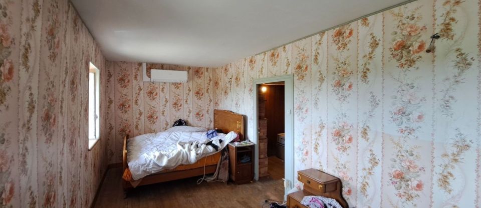 Country house 5 rooms of 120 m² in Montel-de-Gelat (63380)
