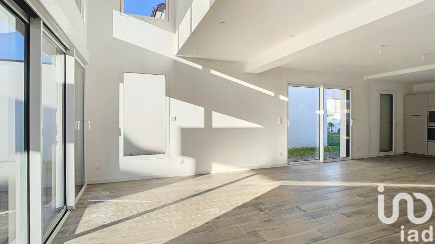 Architect house 5 rooms of 134 m² in Pordic (22590)